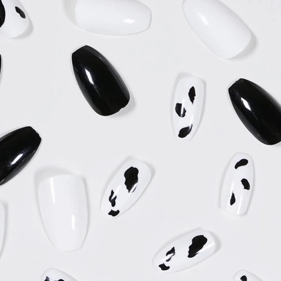 24 PIECE PRESS ON/GLUE ON NAILS - Picture 2 of 5